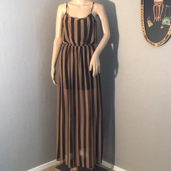 dee elle Dresses & Skirts - Striped Maxi Dress